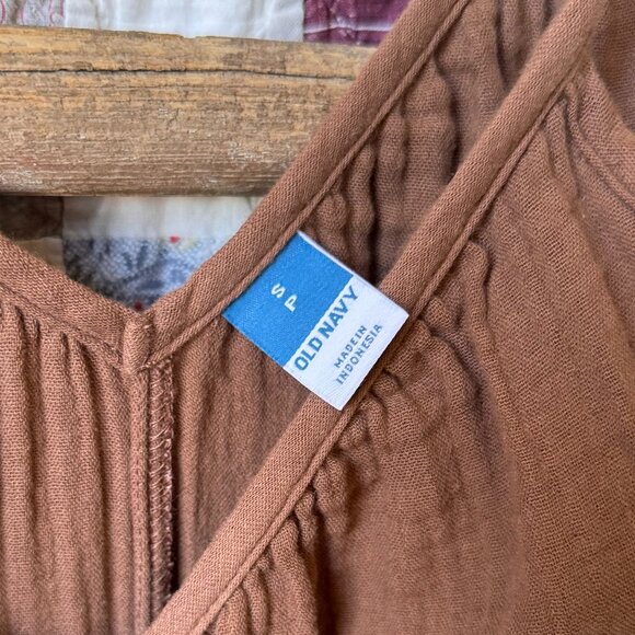 Old Navy Tie-Shoulder Cropped Crinkled Jumpsuit - Picture 5 of 9